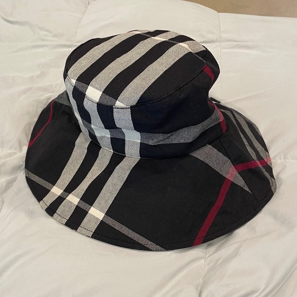 Burberry Navy Exaggerated Check Cotton Bucket Hat Size M